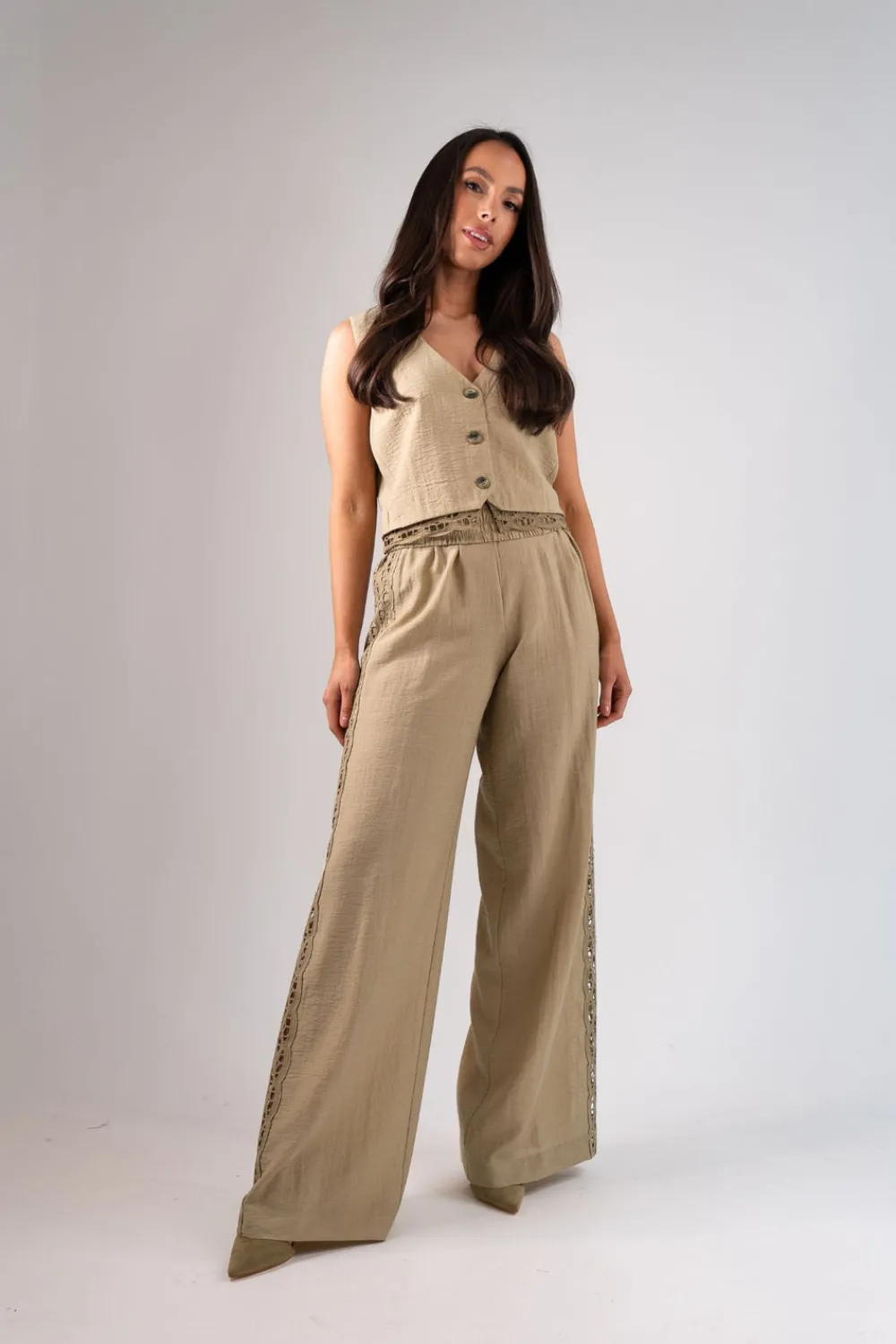 The Walk in Wardrobe Trousers>Alana Cut Out Trim Trousers In Khaki