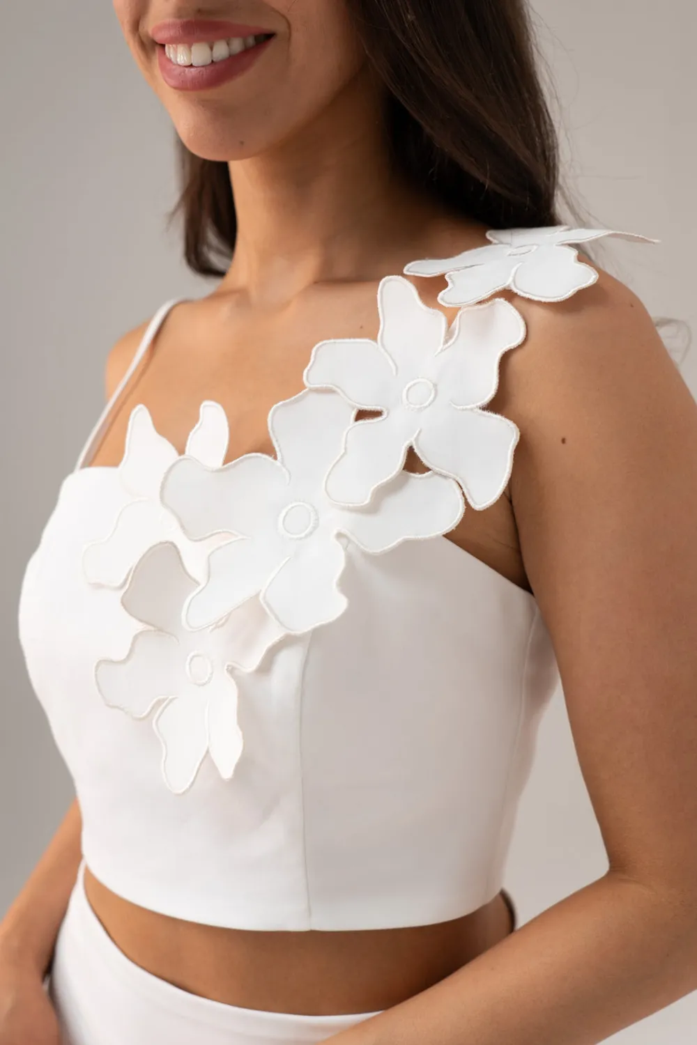 The Walk in Wardrobe Tops>Alana Floral Applique Top In Ivory