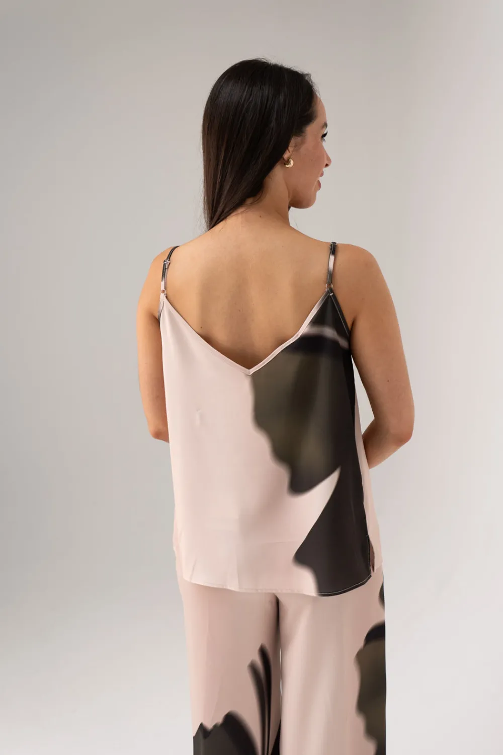 The Walk in Wardrobe Tops>Alana Printed Cami In Green Mix