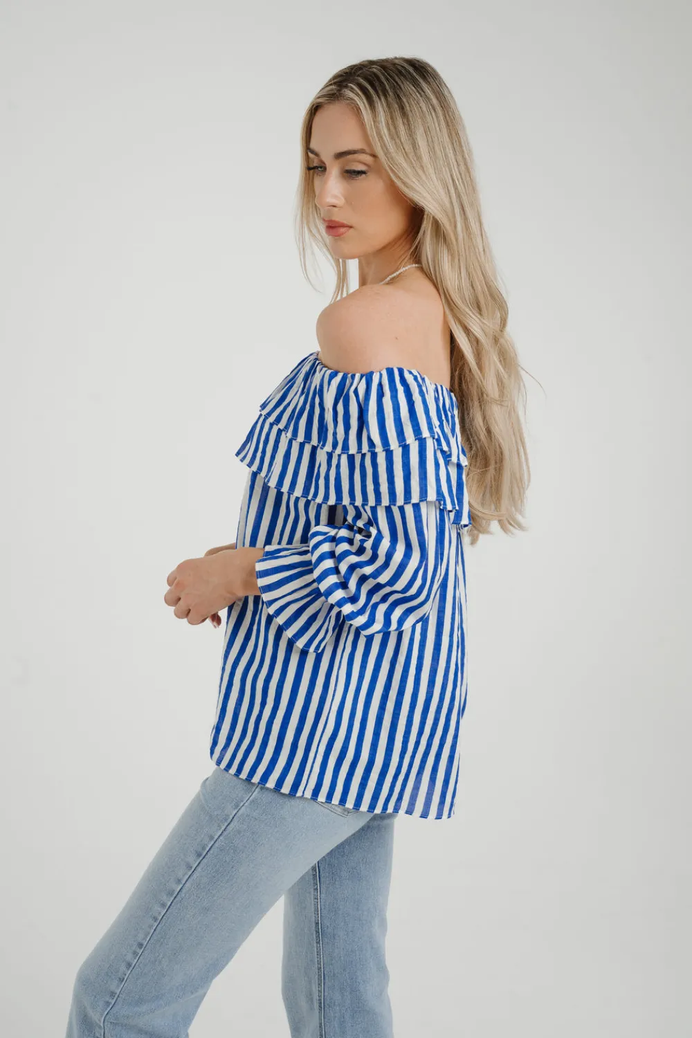 The Walk in Wardrobe Tops><noscript><img width=