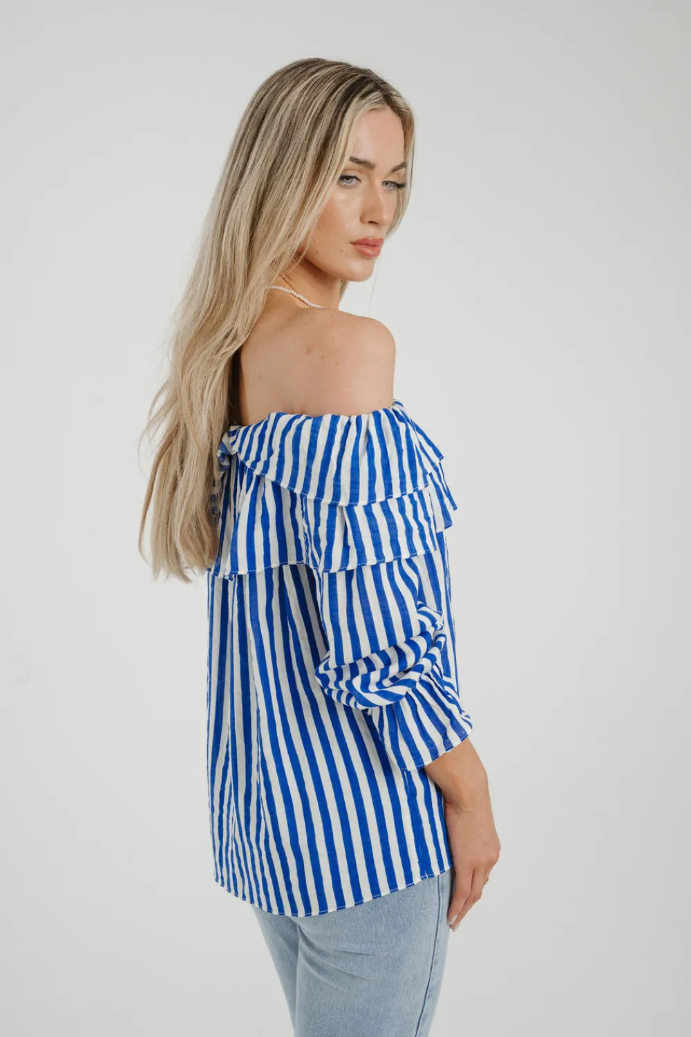 The Walk in Wardrobe Tops><noscript><img width=