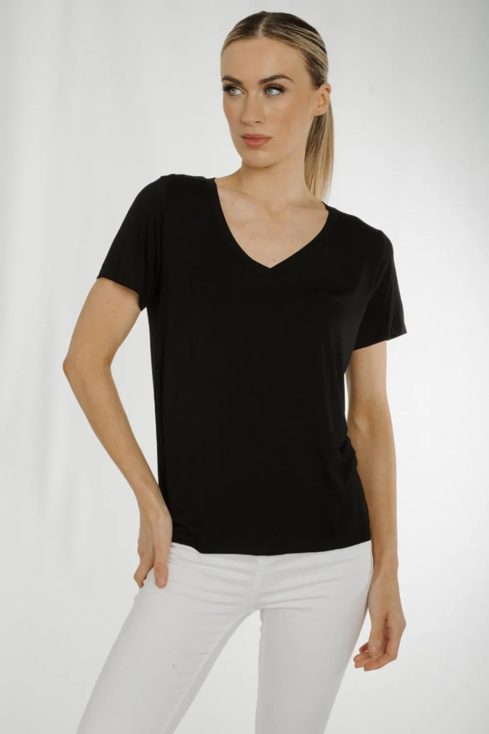 The Walk in Wardrobe T-Shirts>Ally V-Neck T-Shirt In Black