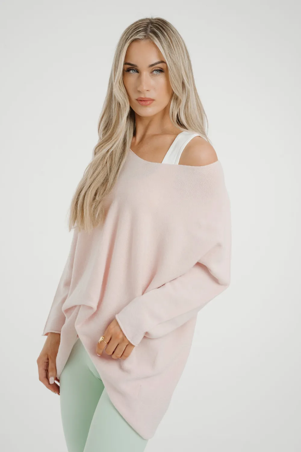 The Walk in Wardrobe Knitwear|Jumpers & Cardigans>Amber V-Neck Jumper In Blush