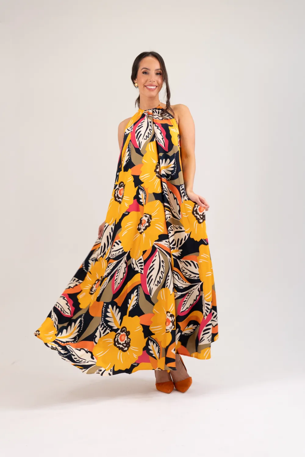 The Walk in Wardrobe Maxi Dresses>Becca Halter Maxi Dress In Floral Print