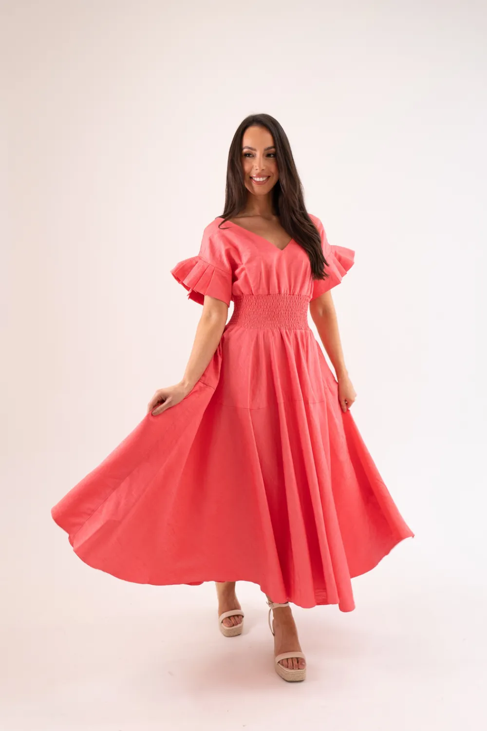 The Walk in Wardrobe Midi Dresses>Becca Pleat Sleeve Dress In Pink
