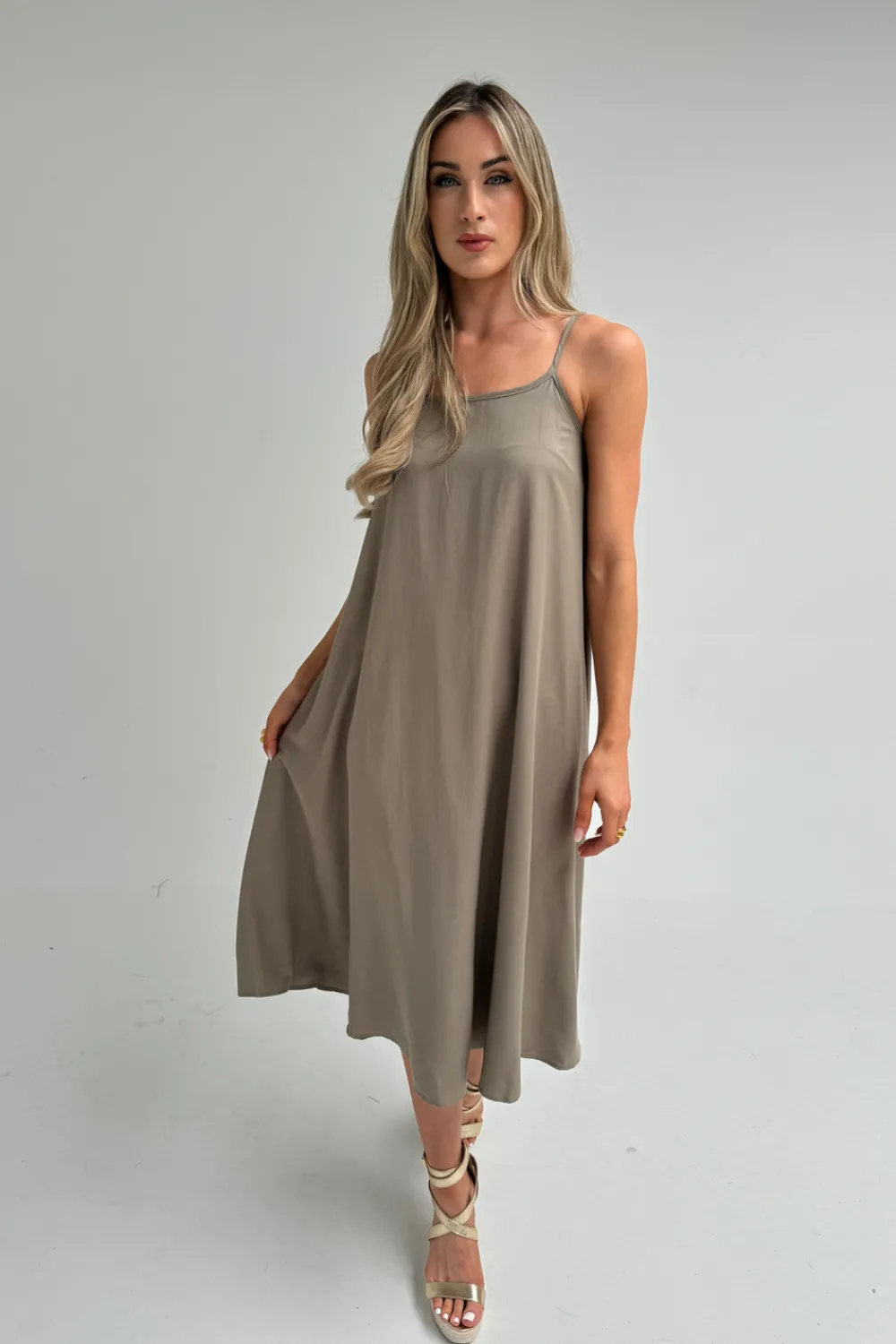 The Walk in Wardrobe Midi Dresses>Becca Tie Back Sun Dress In Khaki