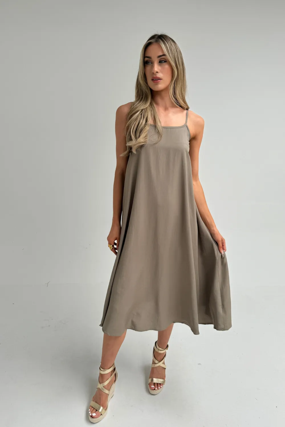 The Walk in Wardrobe Midi Dresses>Becca Tie Back Sun Dress In Khaki