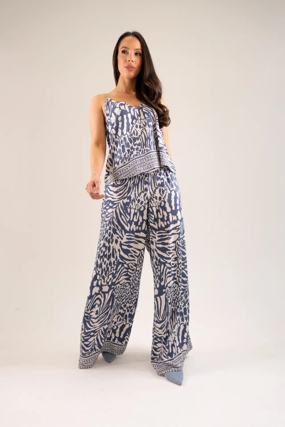 The Walk in Wardrobe Trousers>Becca Zebra Print Trousers In Blue