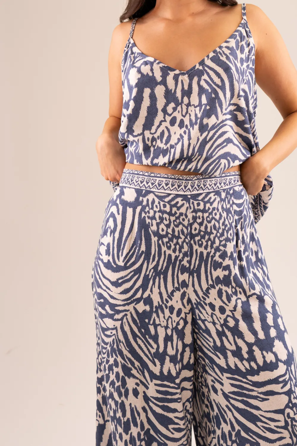 The Walk in Wardrobe Trousers>Becca Zebra Print Trousers In Blue