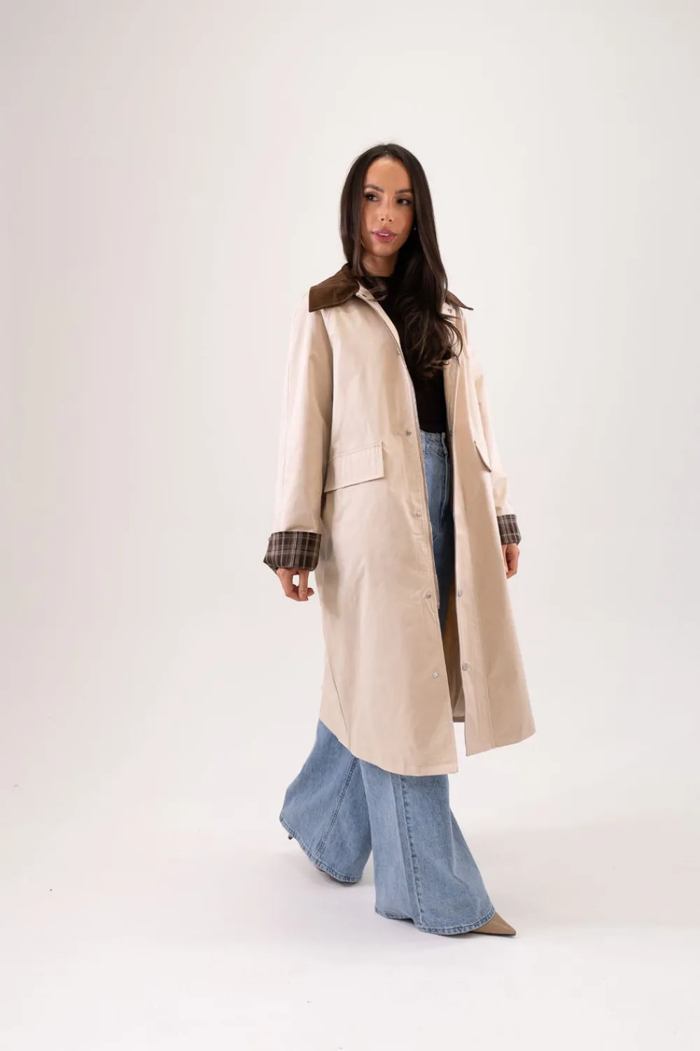 The Walk in Wardrobe Coats & Jackets>Caitlyn Contrast Collar Trench Coat In Neutral