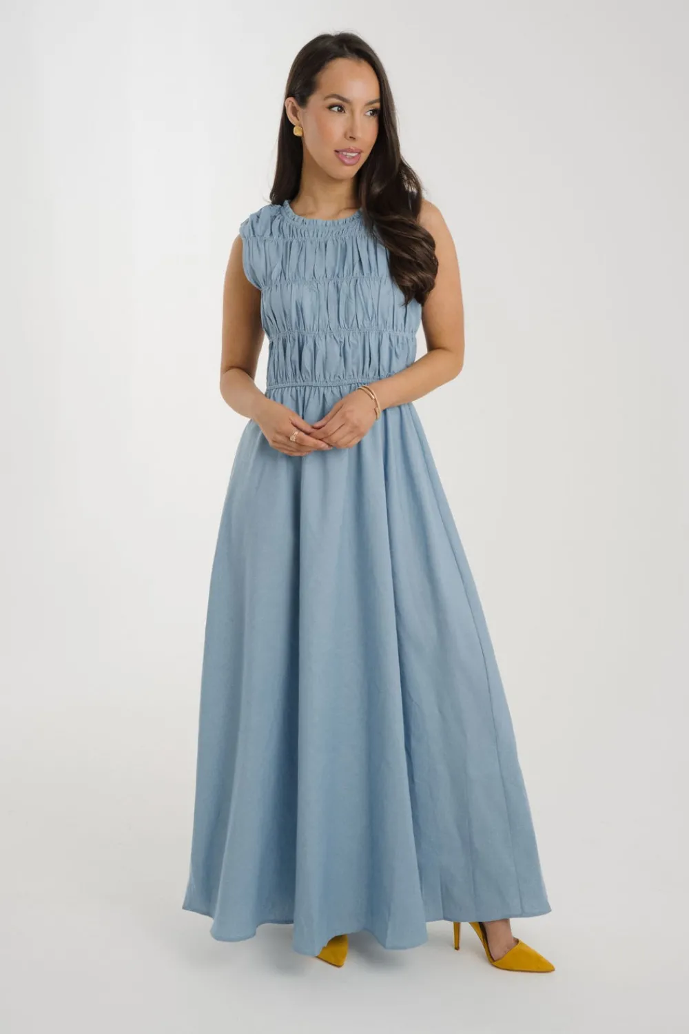 The Walk in Wardrobe Midi Dresses>Caitlyn Denim Smock Dress In Light Wash