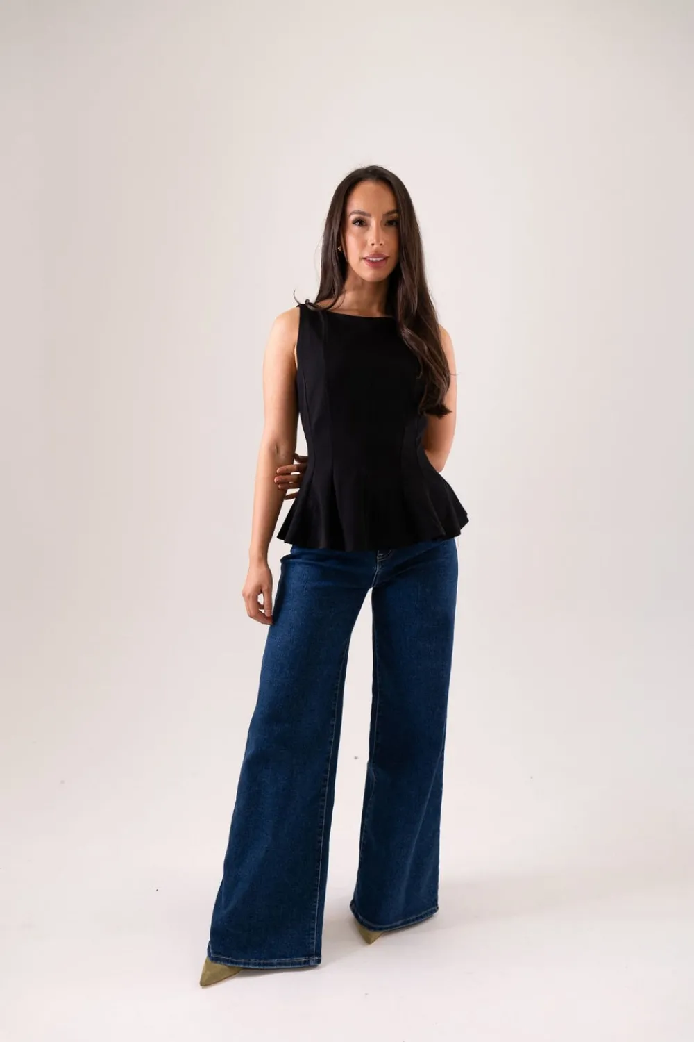 The Walk in Wardrobe Tops><noscript><img width=