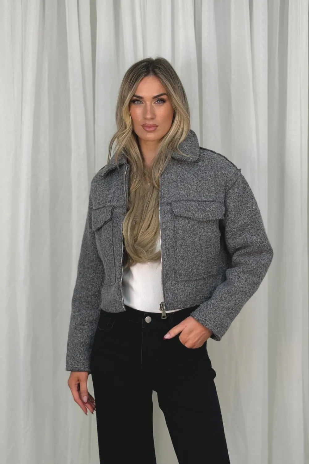 The Walk in Wardrobe Coats & Jackets>Caitlyn Textured Bomber Jacket In Grey
