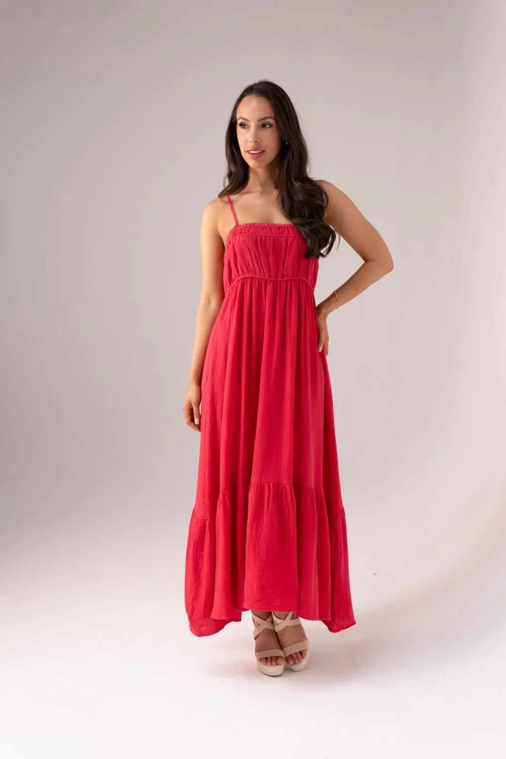 The Walk in Wardrobe Midi Dresses>Caitlyn Tiered Dress In Fuchsia