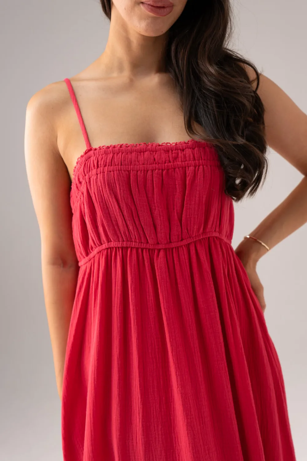 The Walk in Wardrobe Midi Dresses>Caitlyn Tiered Dress In Fuchsia