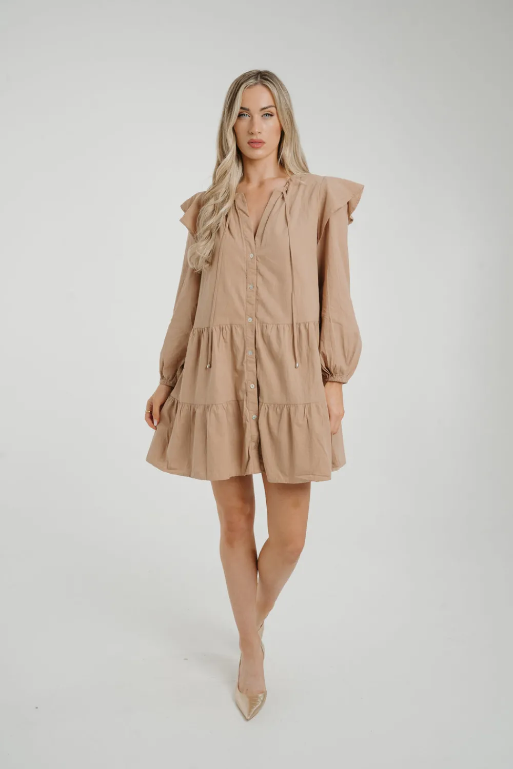 The Walk in Wardrobe Mini Dresses>Caitlyn Tiered Shirt Dress In Mocha