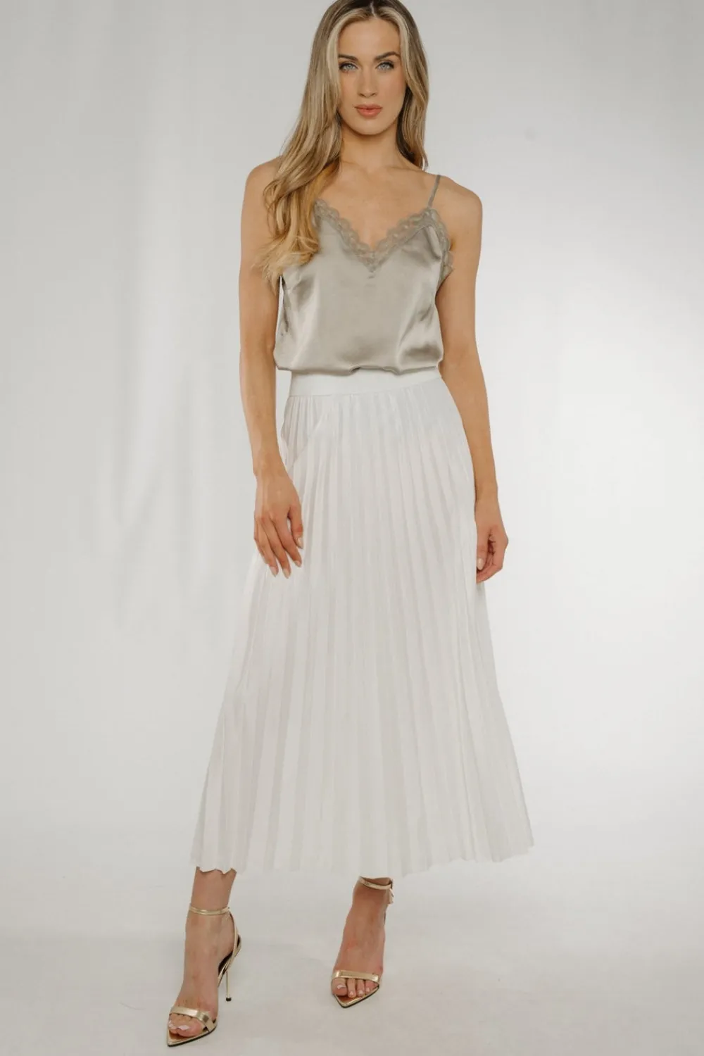 The Walk in Wardrobe Skirts & Skorts>Cara Pleated Midi Skirt In White