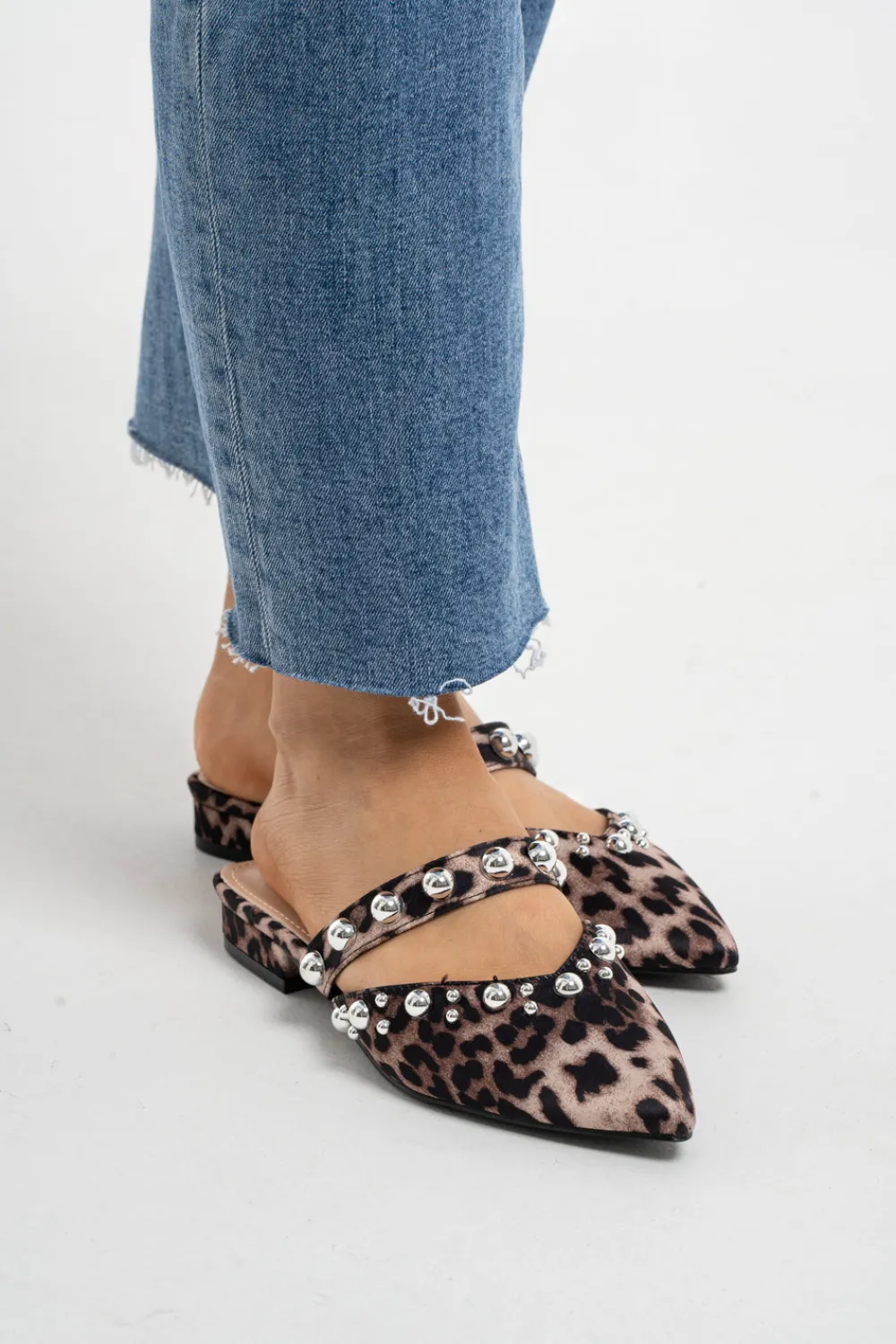 The Walk in Wardrobe Flats>Cathy Pearl Strap Mule In Leopard