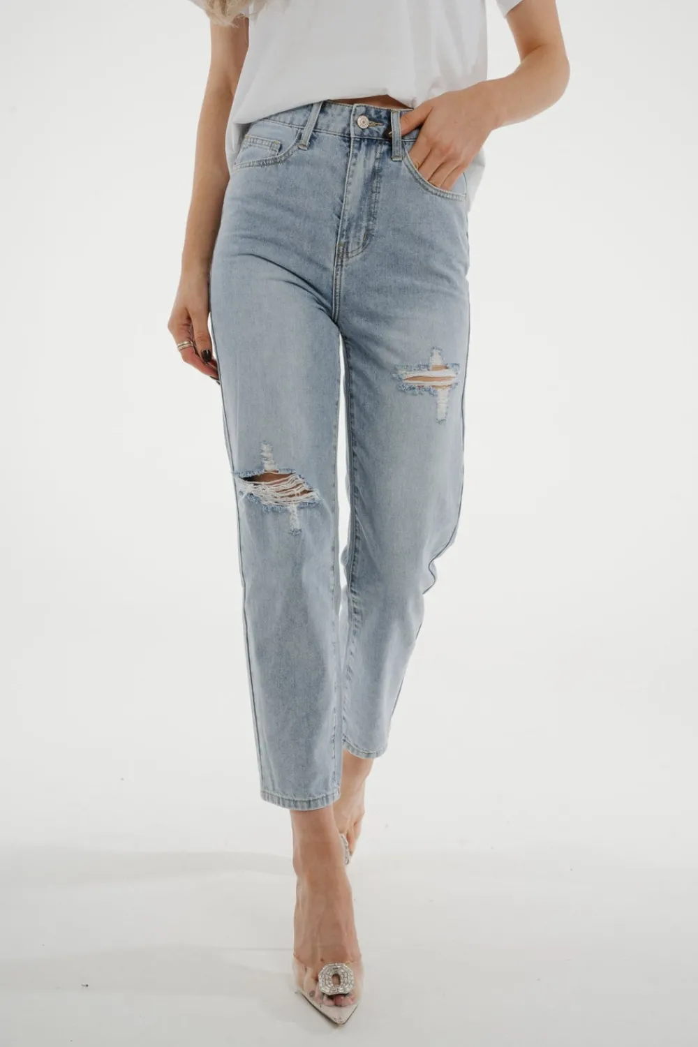 The Walk in Wardrobe Mom Jeans|Straight Leg>Cindy Distressed Mom Jean In Light Wash