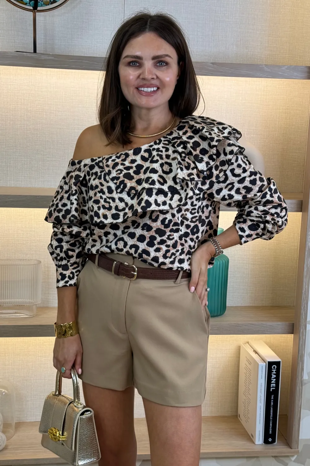 The Walk in Wardrobe Shorts>Cindy High Waist Shorts In Beige