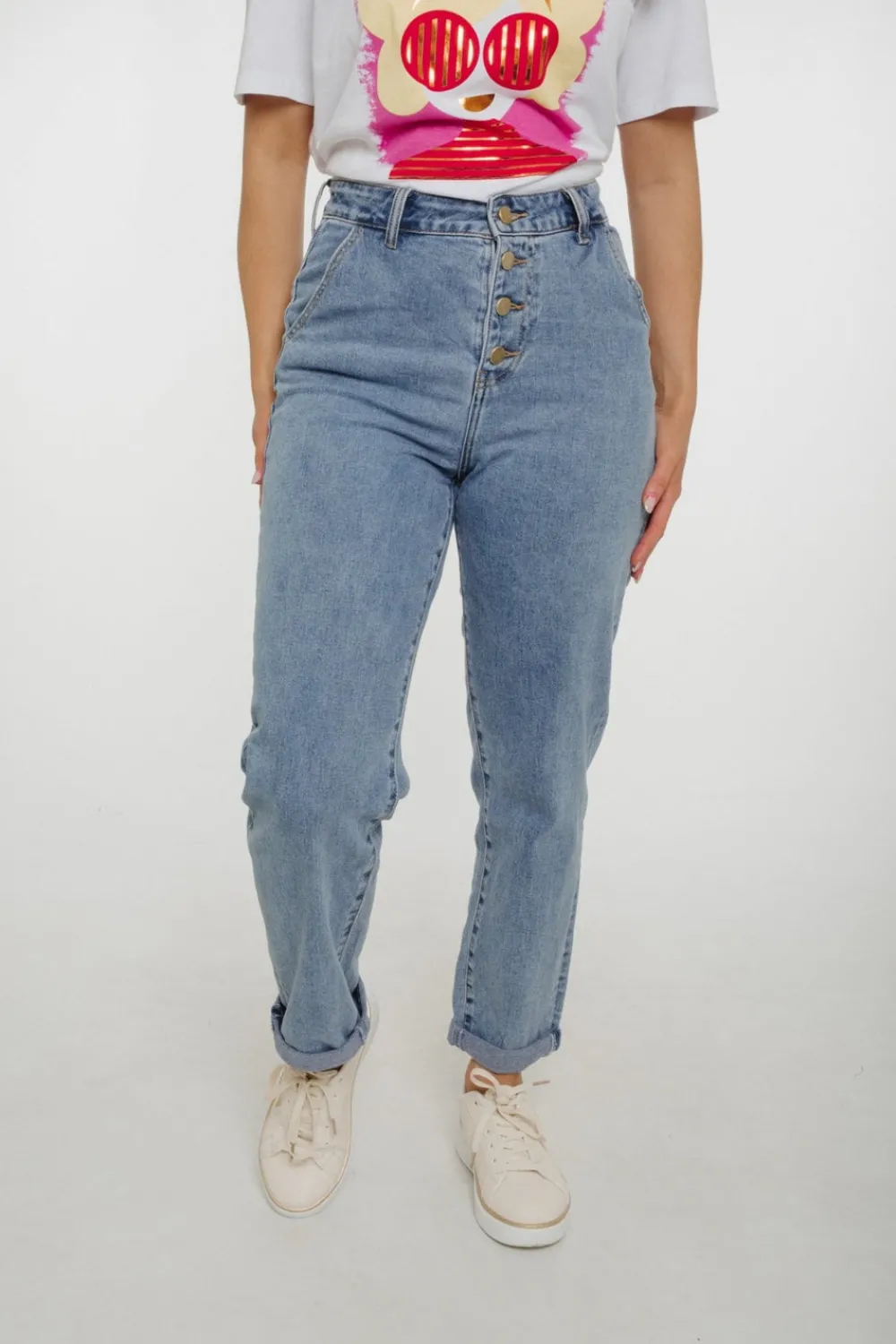 The Walk in Wardrobe Mom Jeans>Cindy Mom Jean In Light Wash