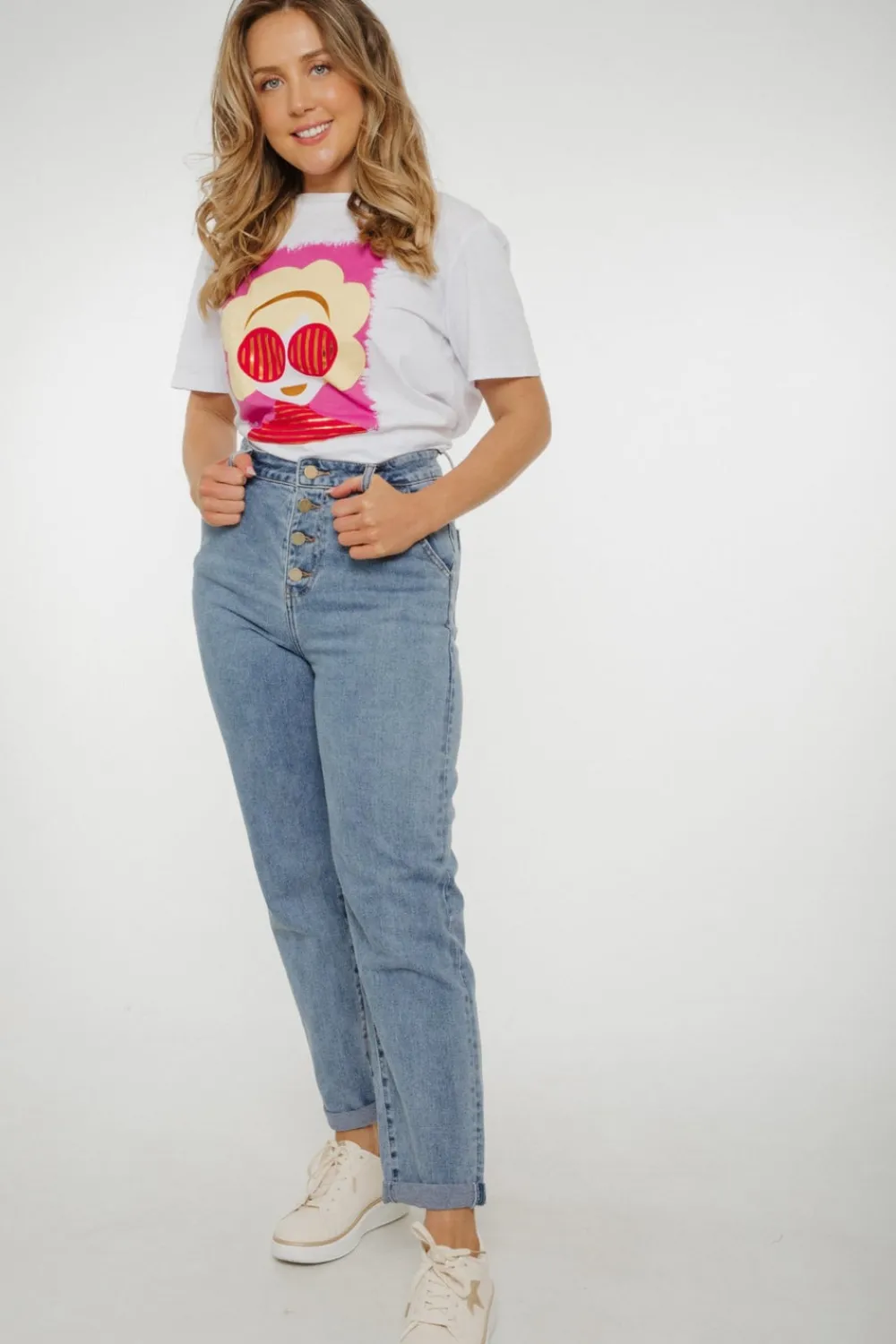 The Walk in Wardrobe Mom Jeans>Cindy Mom Jean In Light Wash