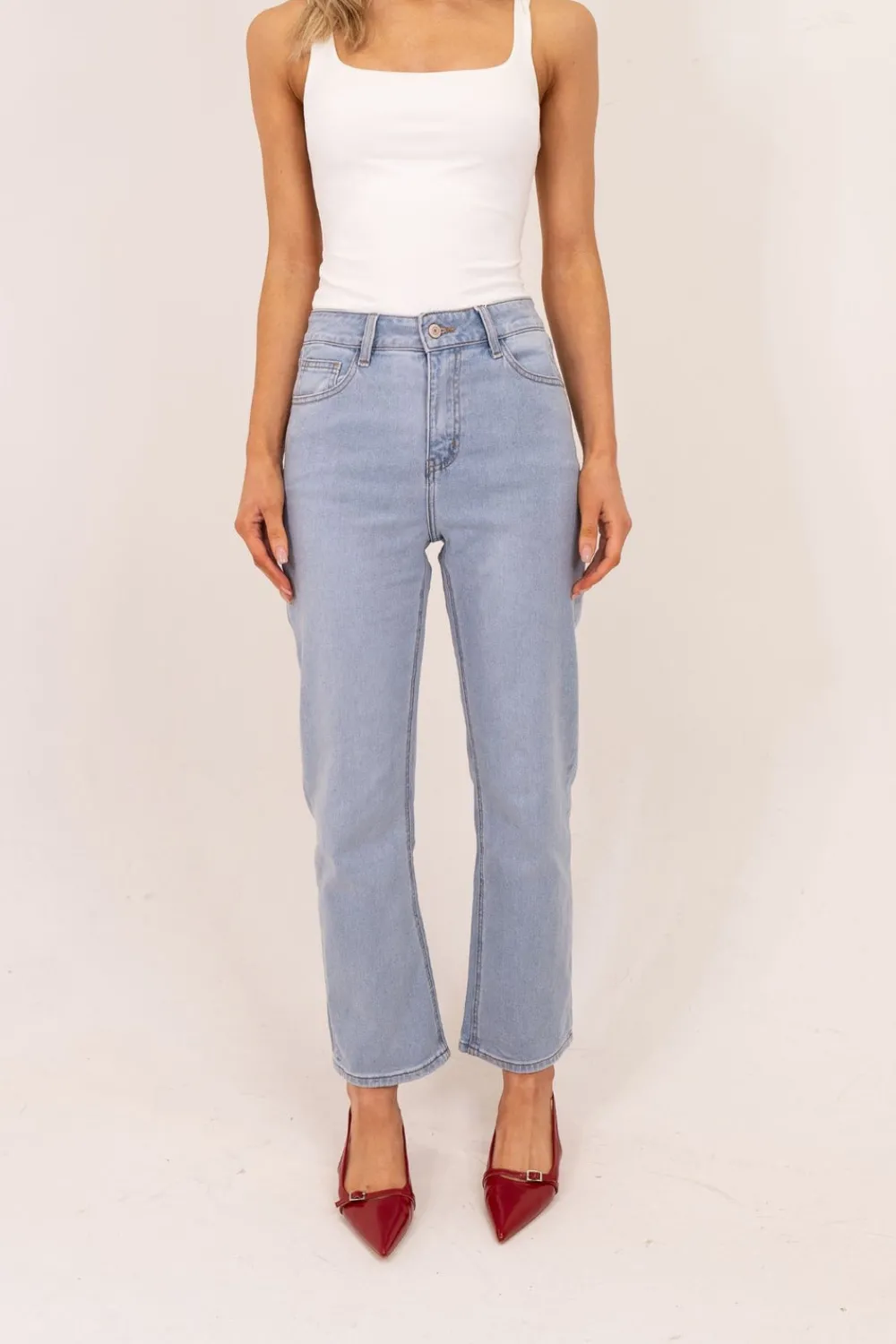 The Walk in Wardrobe Straight Leg>Cindy Straight Leg Jeans In Light Wash