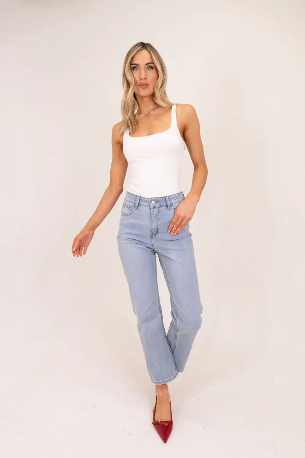 The Walk in Wardrobe Straight Leg>Cindy Straight Leg Jeans In Light Wash