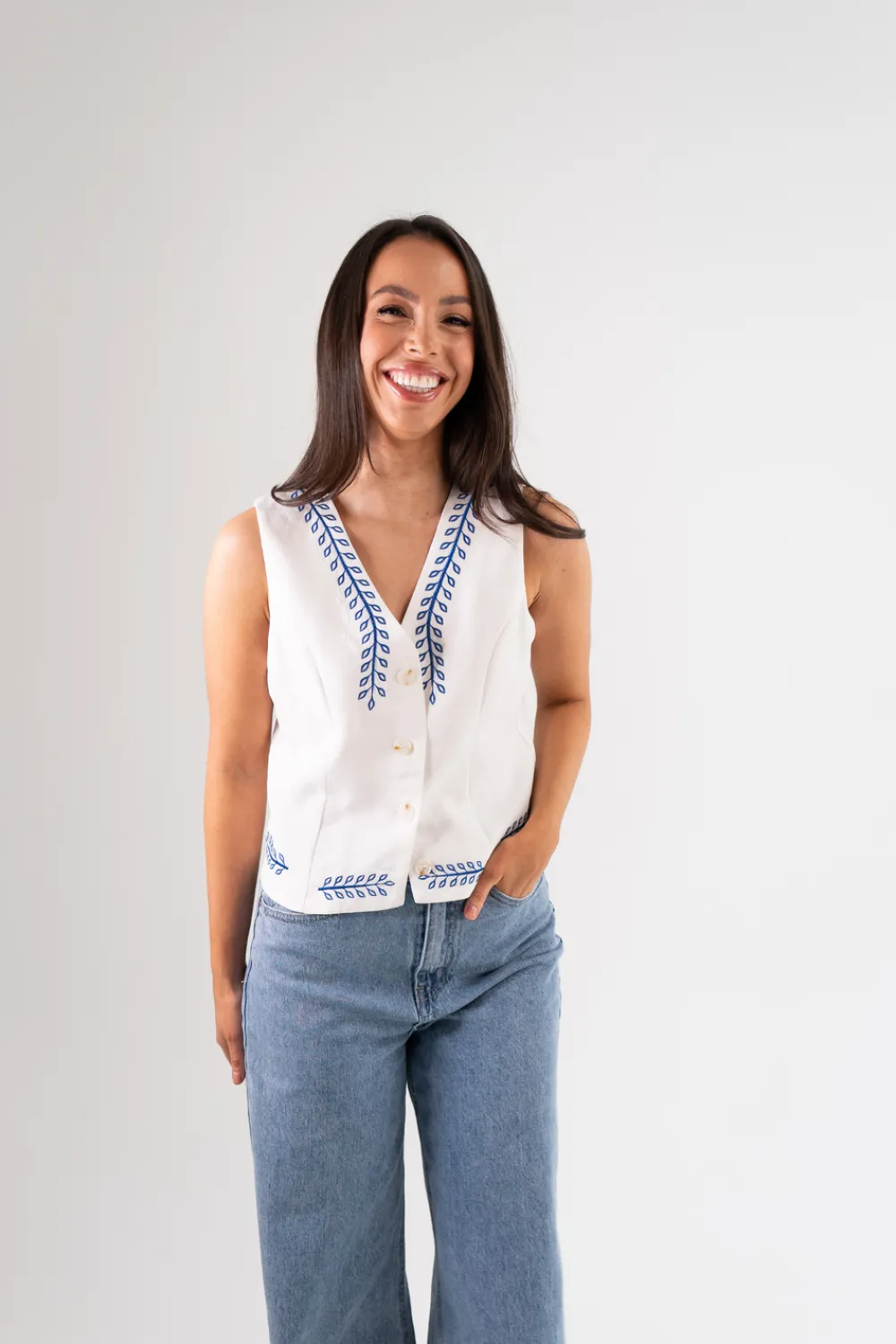 The Walk in Wardrobe Tops>Ella Blue Trim Waistcoat In White
