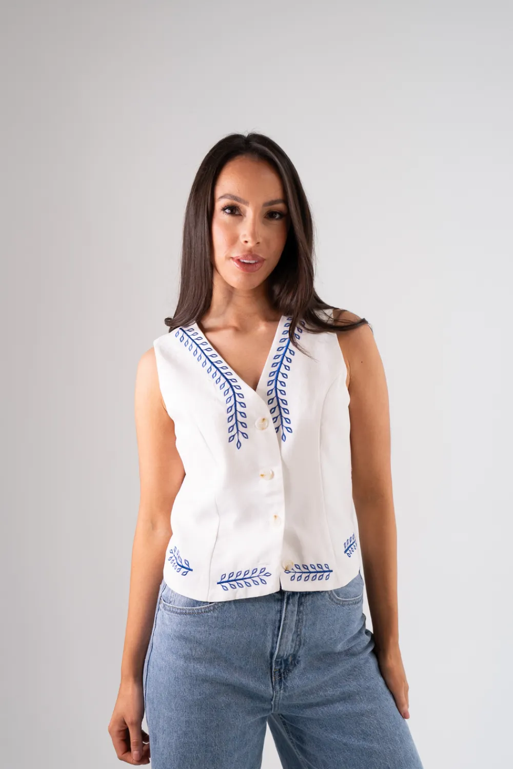 The Walk in Wardrobe Tops><noscript><img width=