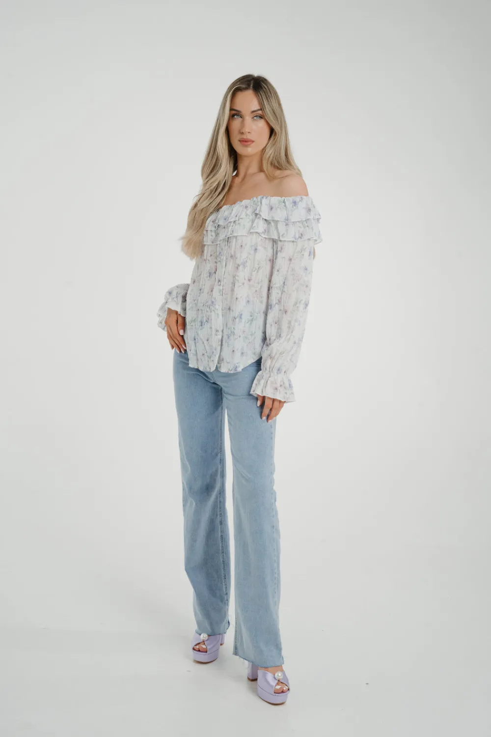 The Walk in Wardrobe Tops><noscript><img width=