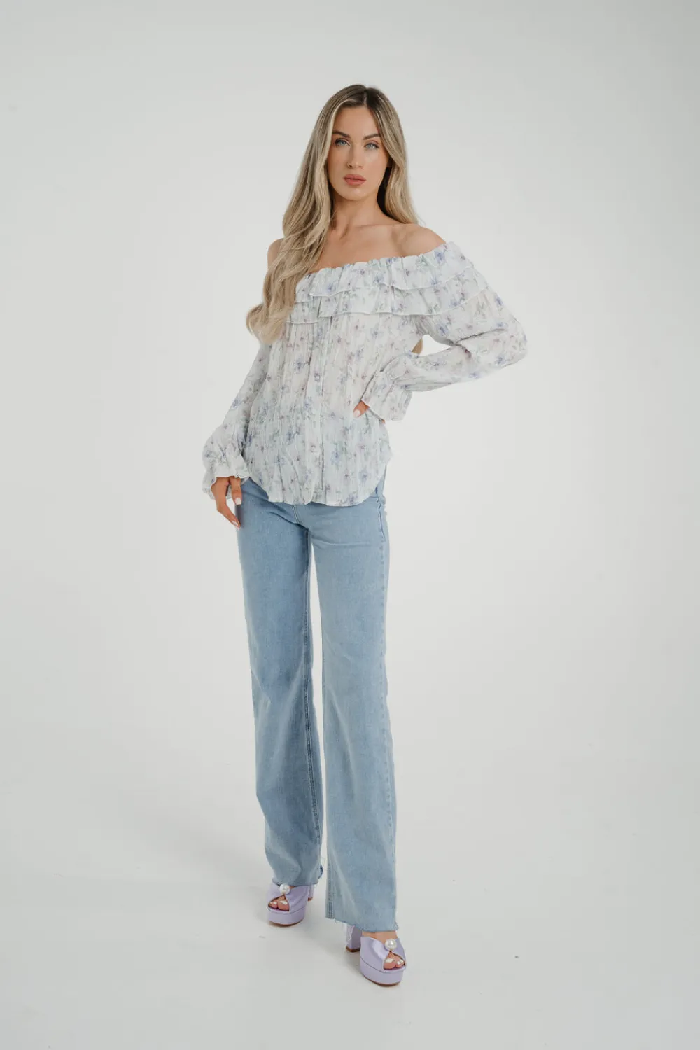 The Walk in Wardrobe Tops><noscript><img width=