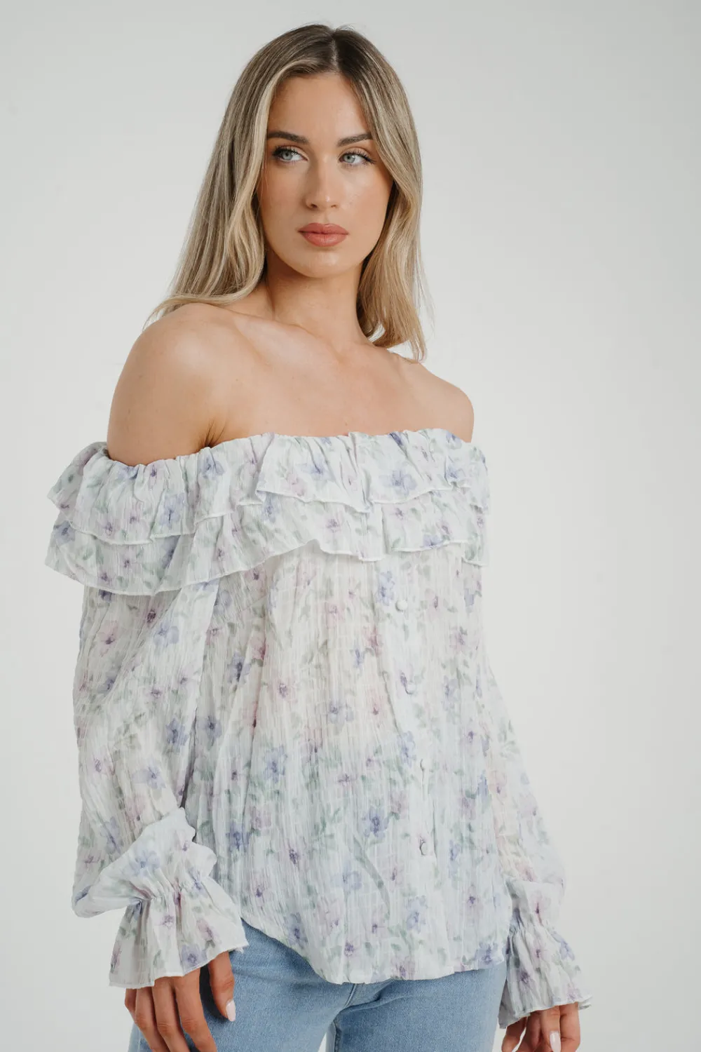 The Walk in Wardrobe Tops><noscript><img width=