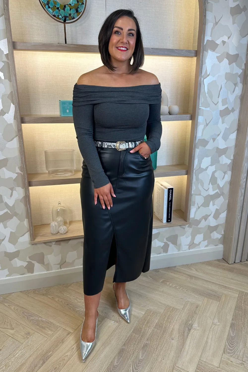 The Walk in Wardrobe Tops><noscript><img width=