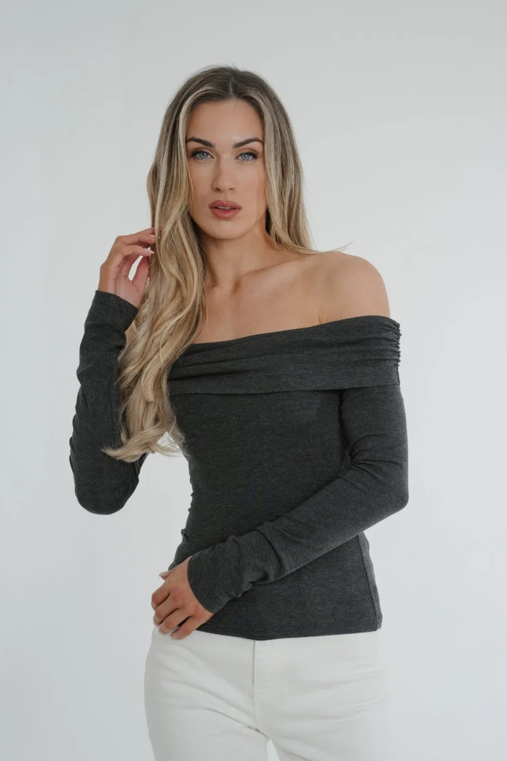 The Walk in Wardrobe Tops><noscript><img width=