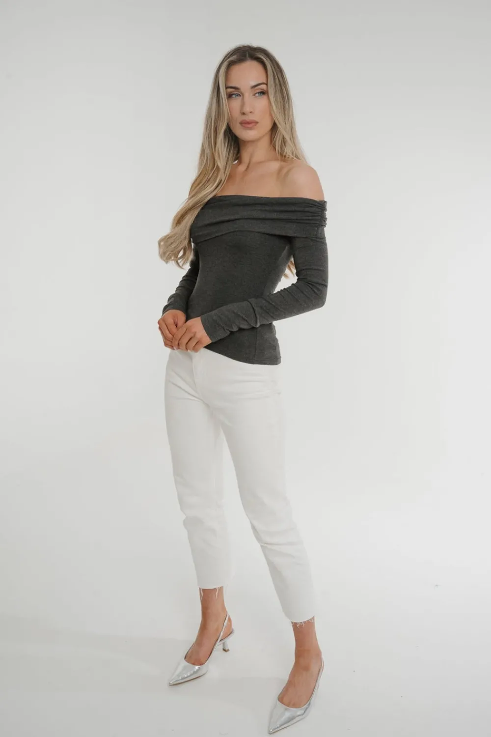 The Walk in Wardrobe Tops><noscript><img width=