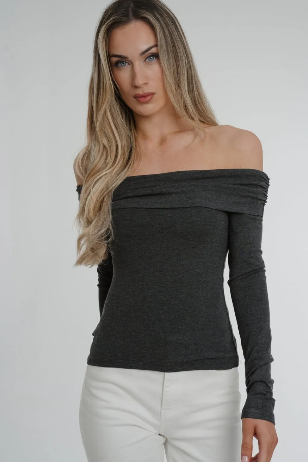 The Walk in Wardrobe Tops><noscript><img width=