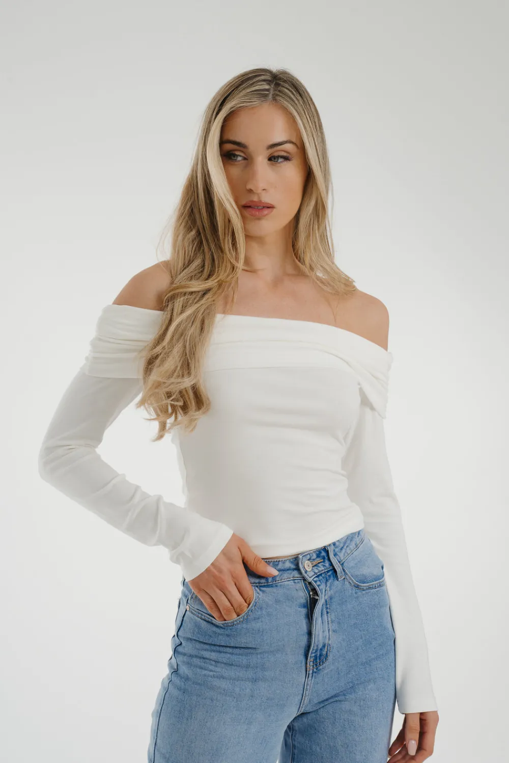 The Walk in Wardrobe Tops><noscript><img width=