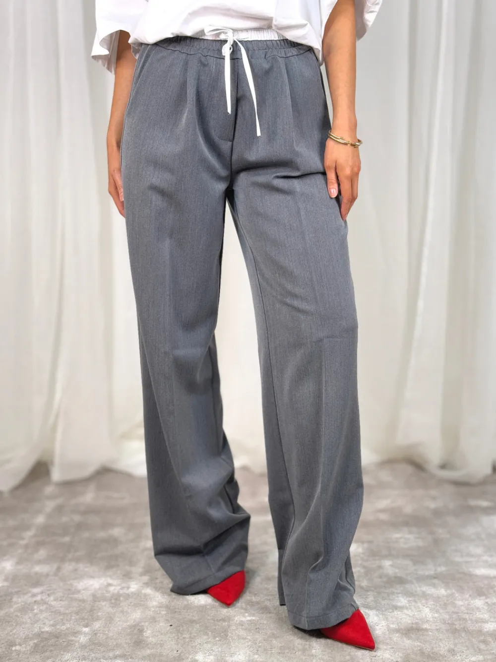 The Walk in Wardrobe Trousers>Erica Drawstring Waist Trousers In Grey
