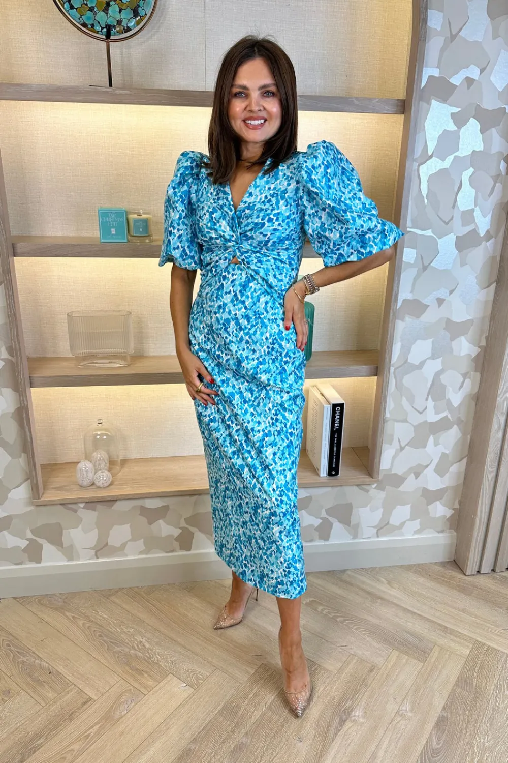 The Walk in Wardrobe Midi Dresses>Eva Twist Front Dress In Turquoise Print