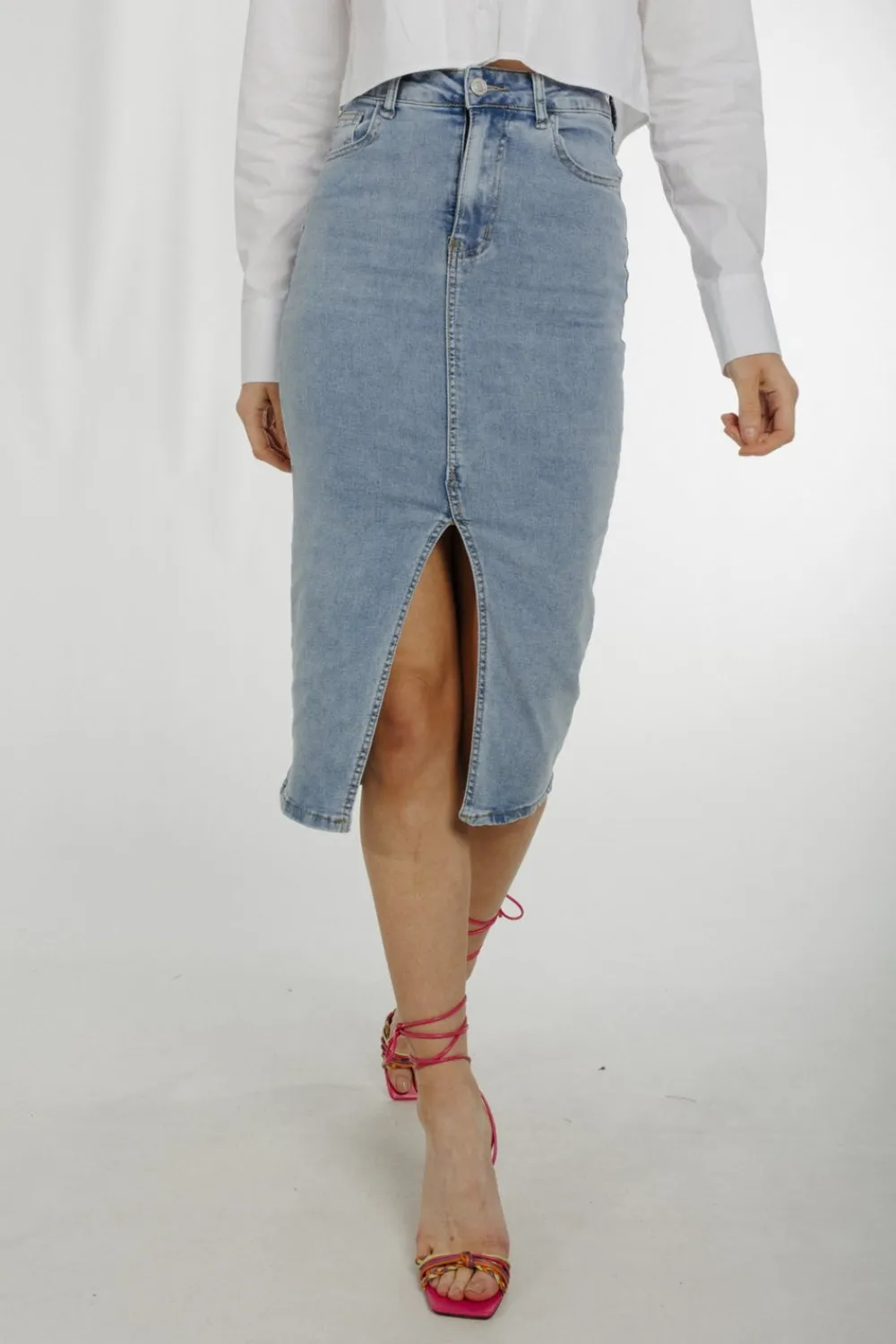 The Walk in Wardrobe Skirts & Skorts>Flynn Denim Midi Skirt In Light Wash