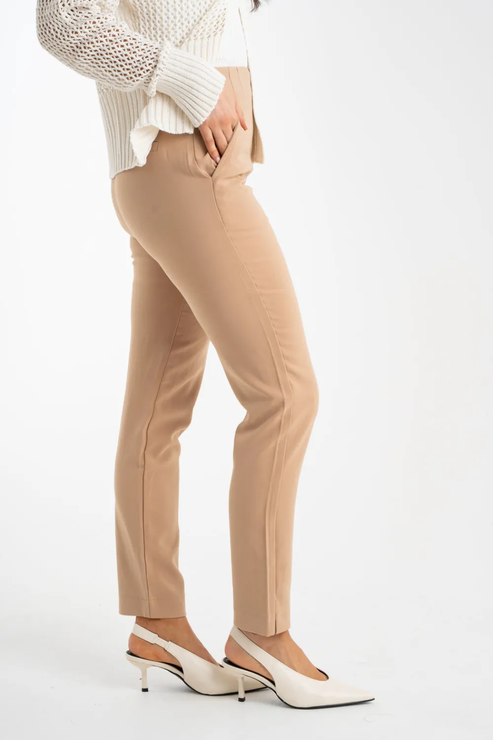 The Walk in Wardrobe Trousers>Freya Fitted Trousers In Beige