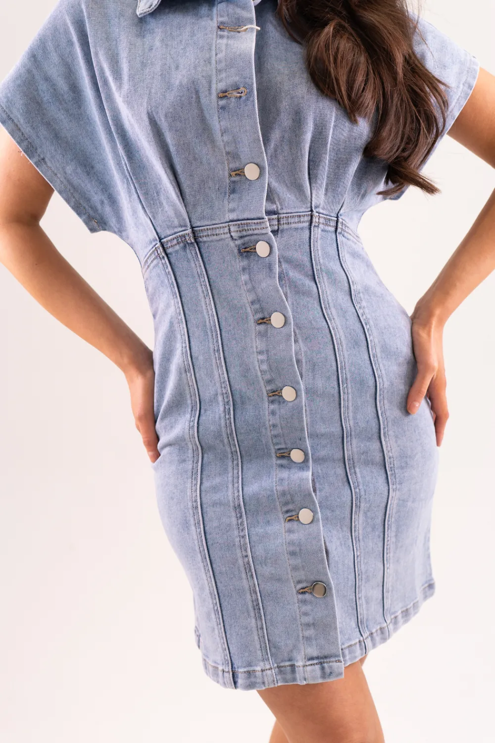 The Walk in Wardrobe Mini Dresses>Freya Short Sleeve Denim Dress In Light Wash