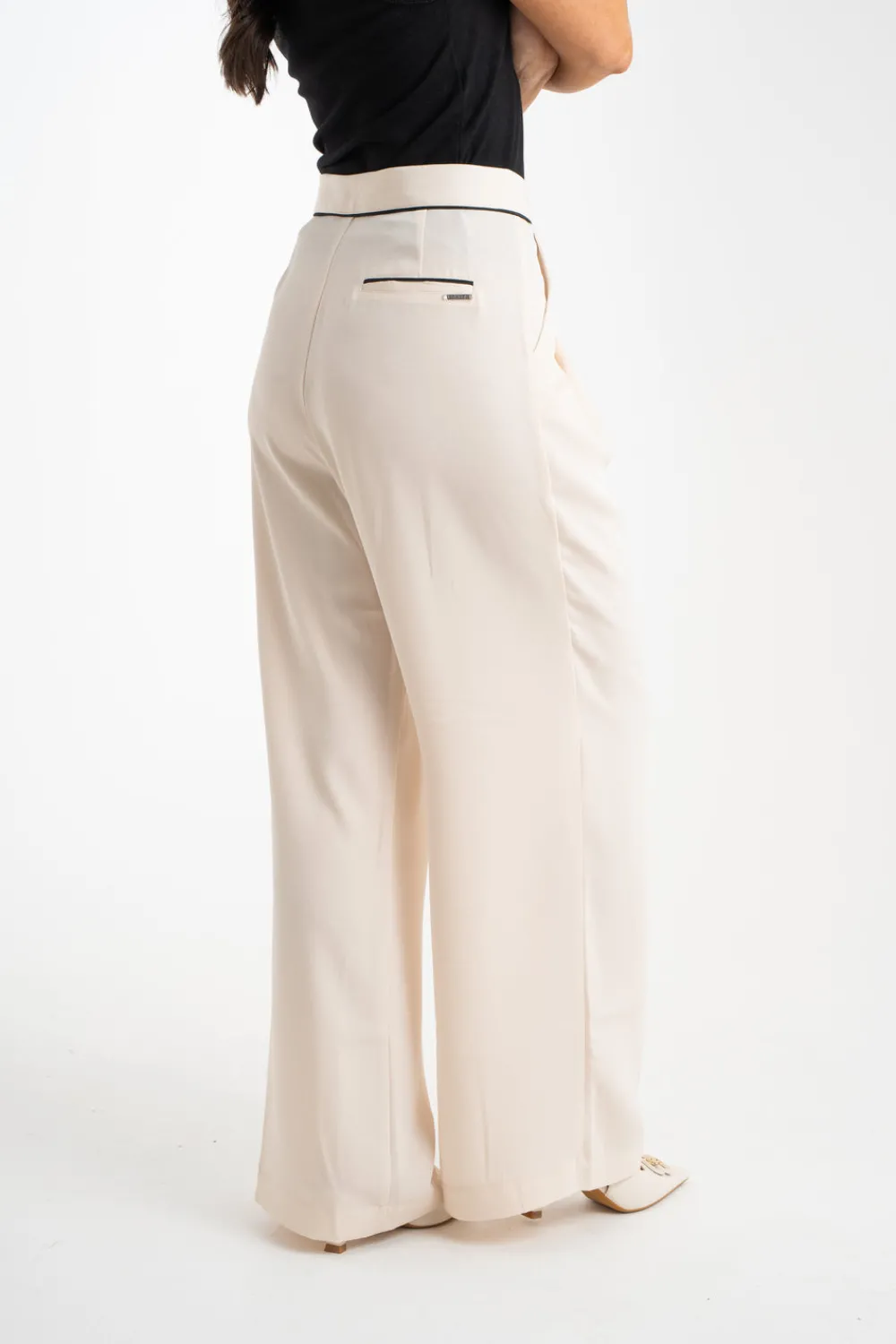 The Walk in Wardrobe Trousers><noscript><img width=