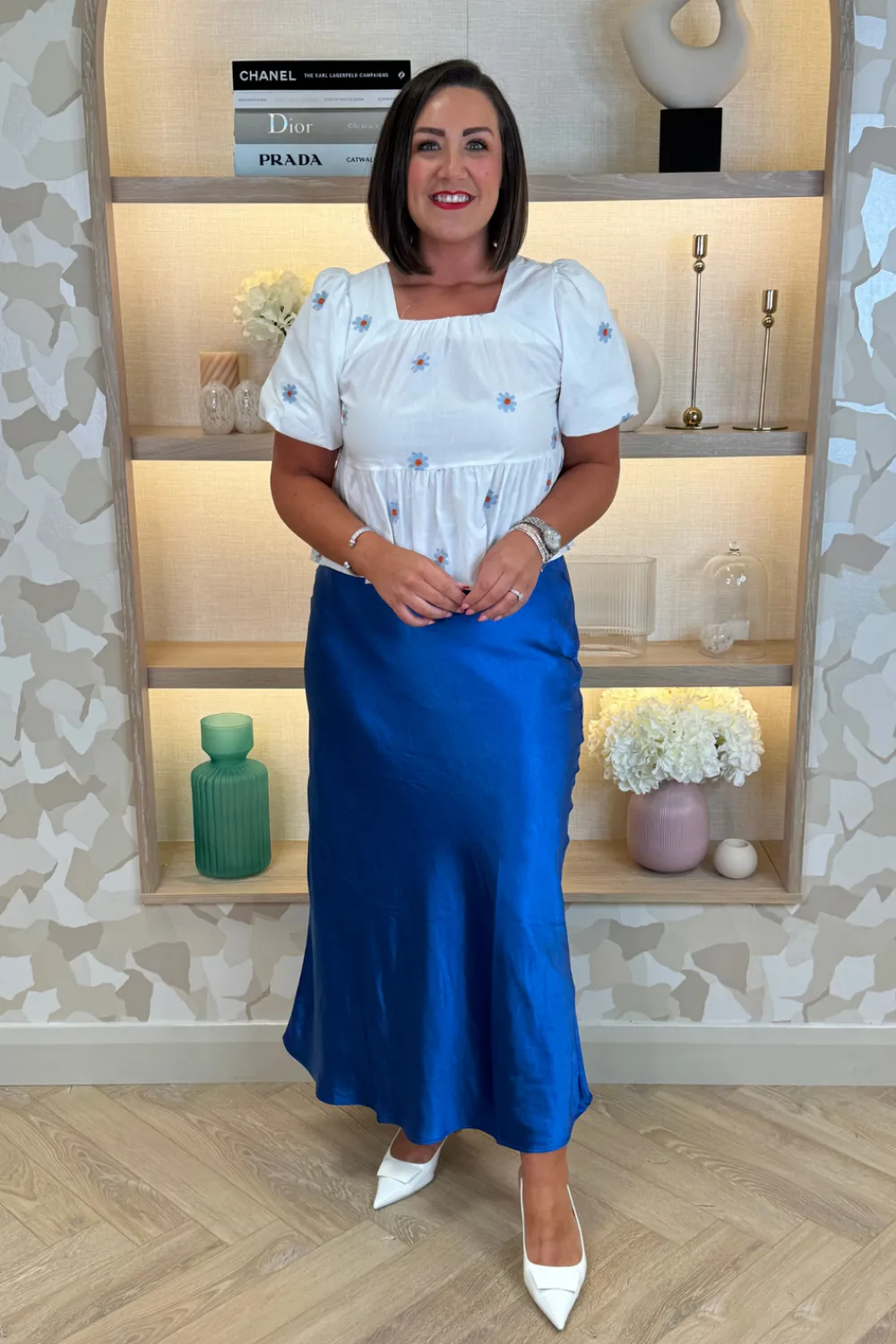 The Walk in Wardrobe Tops>Holly Blue Floral Top In White