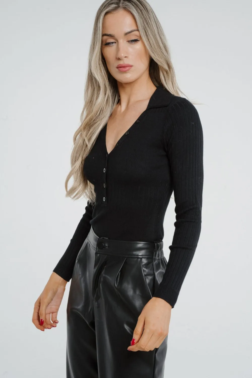 The Walk in Wardrobe Tops><noscript><img width=