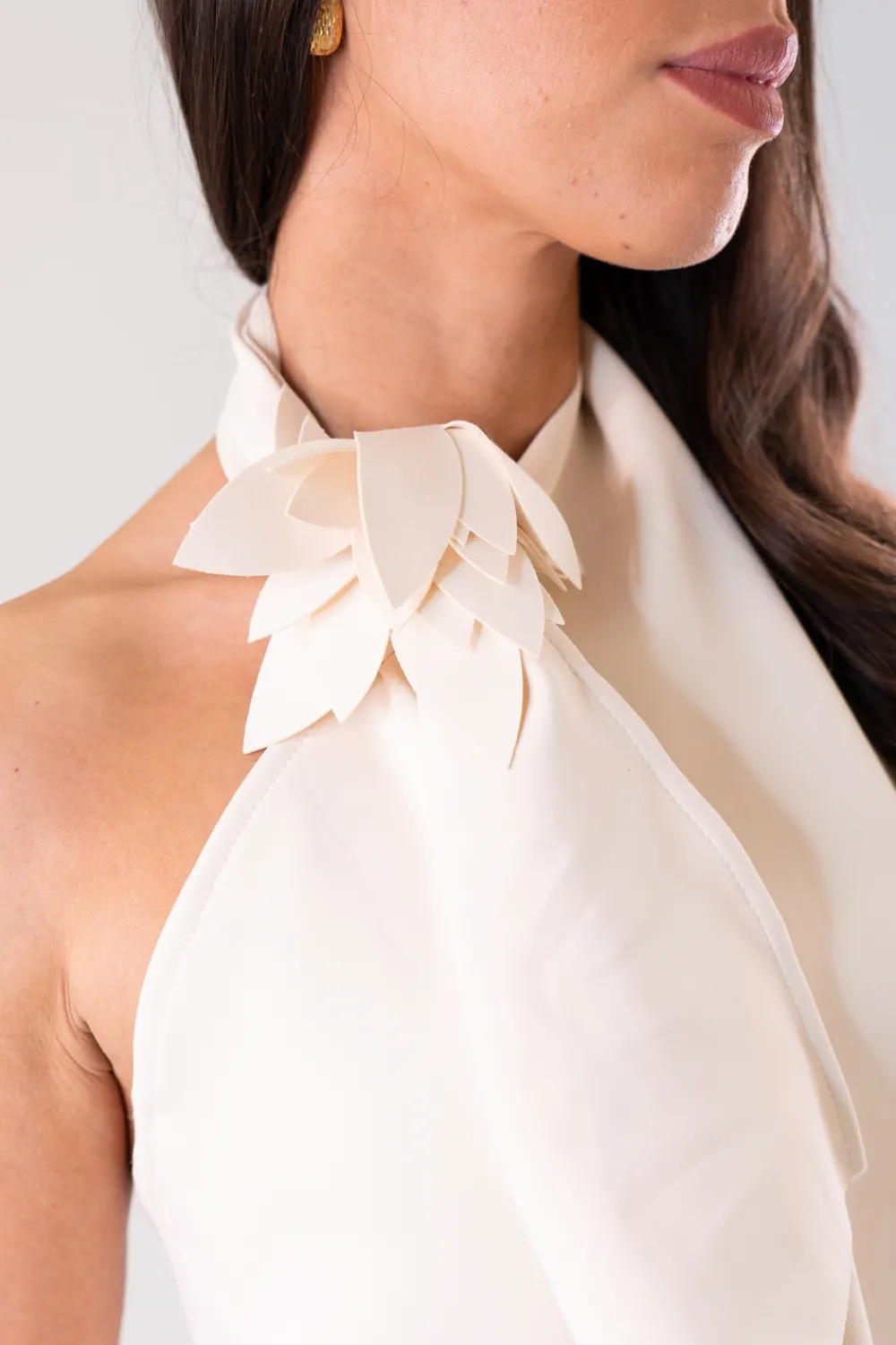 The Walk in Wardrobe Tops>Holly Drape Neck Top In Neutral