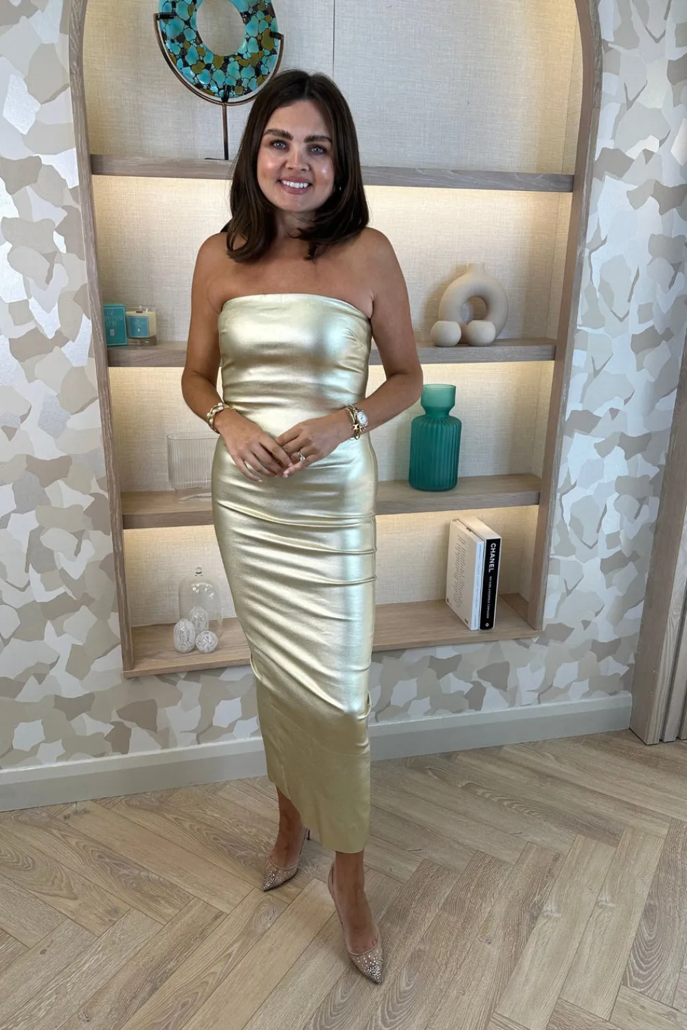 The Walk in Wardrobe Midi Dresses>Iris Metallic Bandeau Dress In Gold