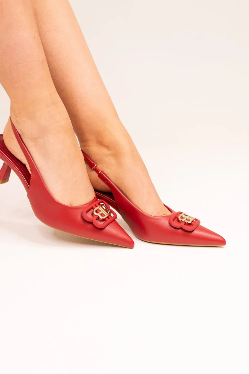 The Walk in Wardrobe Slingbacks>Izzy Buckle Slingback In Cream