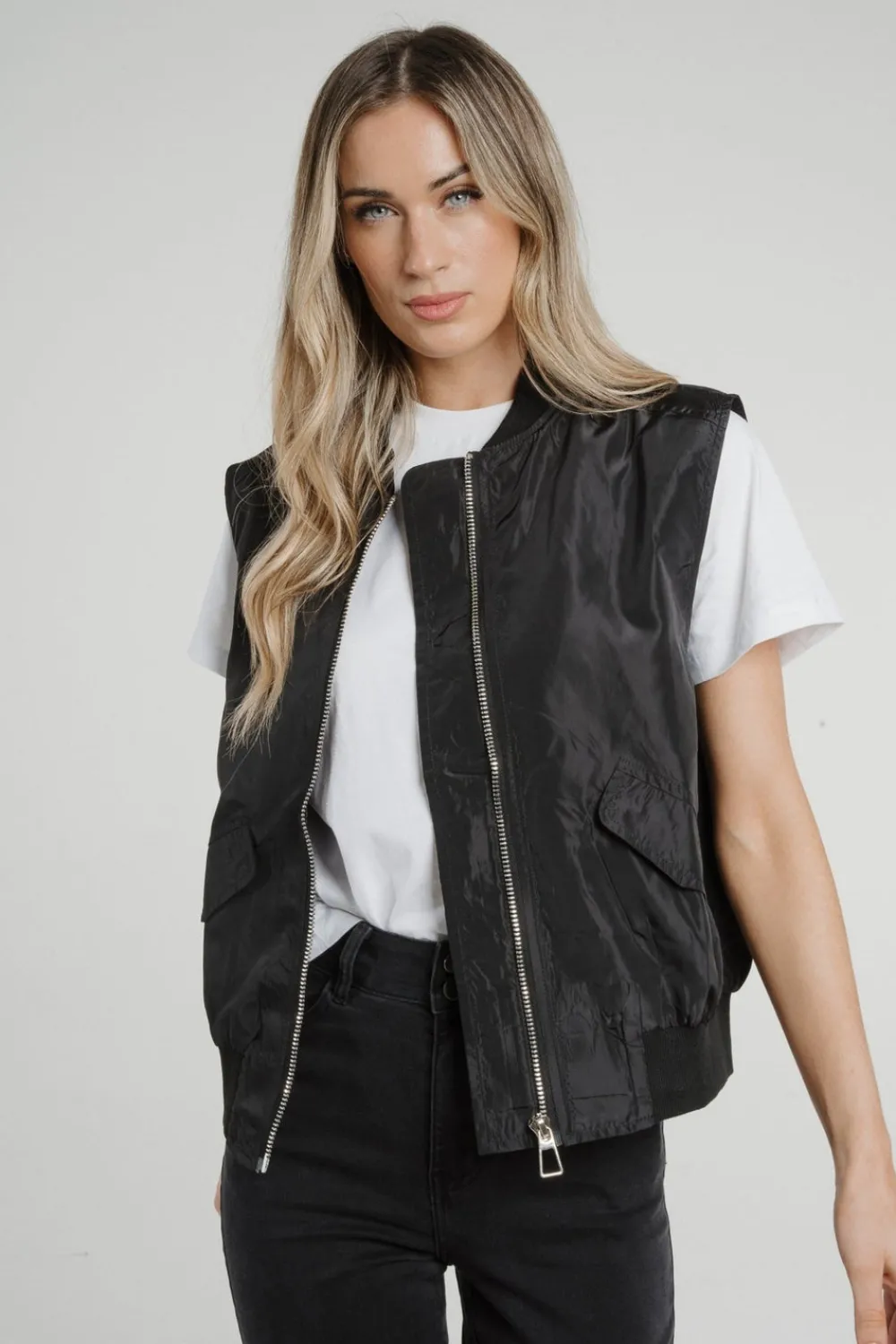 The Walk in Wardrobe Coats & Jackets>Jane Sleeveless Bomber Jacket In Black